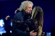 Im Mai 2019 war Thomas Gottschalk Gast beim Final von «Germany's Next Topmodel» mit Heidi Klum (EPA/SASCHA STEINBACH)