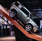 Retrocharme trifft Zukunftsdesign: Der neue Land Rover Defender kommt Anfang 2020 auf den Markt. Bild: zvg