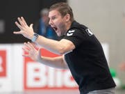 Der Schaffhauser Trainer Petr Hrachovec stellte sein Team gut ein (Bild: KEYSTONE/MARCEL BIERI)