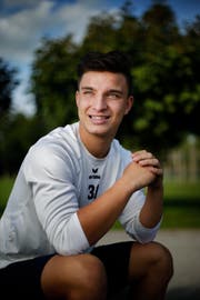 Entspannt im Hirsgarten am Zugersee: Noel Burkart. (Bild: Stefan Kaiser, Cham, 9. September 2019)
