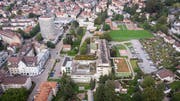 Das Kinderspital liegt zwischen dem Silberturm und den Familiengärten im Grossacker. Wo heute operiert und gepflegt wird, könnte neuer Wohnraum entstehen. (Bild: Ralph Ribi)