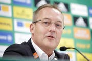 Zuletzt war er bei Rapid Wien am Ruder, nun kehrt er dorthin zurück, wo er einst seine Karriere als Fussball-Manager begonnen hat. Der neue Geschäftsführer von GC, Fredy Bickel. (Bild: Keystone)