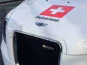 «Brilliant electric London cab», schwärmt die Schweizer Botschaft auf Twitter über ihr neustes Gefährt. (Bild: Twitter/Swiss Embassy UK)