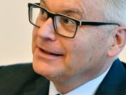 Dormakaba-Chef Riet Cadonau kann sich über mehr Gewinn im Geschäftsjahr 2018/19 freuen. (Bild: KEYSTONE/WALTER BIERI)