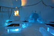 Ungewöhnliches Ambiente erwartet die Gäste im Schneehotel. (Bild: PD)