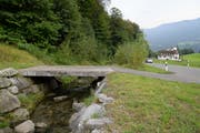 Am Kernmattbach (hier bei der alten Teiggi in Kerns) braucht es Hochwasserschutz-Massnahmen. (Archivbild: Robert Hess)