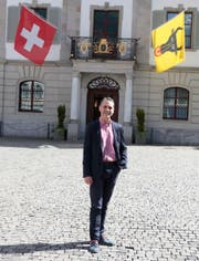 Landratspräsident und somit «höchster Urner», Pascal Blöchlinger, vor dem Rathaus in Altdorf. (Bild: Florian Arnold, Juni 2019)