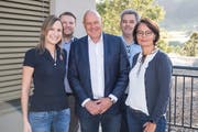 Investor und Swifiss-Chef Philipp Untersander, umringt von den weiteren Geschäftsleitungsmitgliedern: (von links): Corinne Becker-Widmer, Metin Ceylan, Ferruccio Vanin, Sophie Geiger. (Bild: Lisa Jenny / Urnäsch, 13. September 2019)