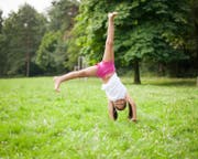 Kinder fallen oft hin - aber stehen immer wieder auf. (Bild: Fotolia)