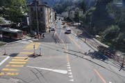 Blick von der Fussgängerpasserelle bei der Verzweigung der Teufener- und der Demutstrasse über die grosse Strassenbaustelle im Riethüsli. (Bild: Reto Voneschen - 12. September 2019)