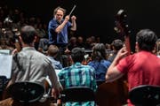 Riccardo Chailly mit den Alumni im «40min». (Bild: Lucerne Festival/Patrick Hürlimann)