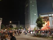 Bei der Abreise der St. Galler Fussballfans in Winterthur nach dem Cup-Spiel am Freitagabend kam es zu Ausschreitungen. (Bild: Twitter/Stadtpolizei Winterthur)