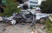 Beim Unfall wurden zwei Personen verletzt. (Bilder: Kapo TG)