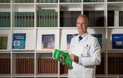 HNO-Chefarzt Thomas Linder ist Mitbegründer des «Hearing Forum Andermatt».Bild: Corinne Glanzmann (Luzern, 4. September 2019).