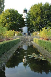 Architekt Robert Bamert wohnt im Schloss Kleiner Hahnberg. Am Samstag öffnete er die Tore der Öffentlichkeit. (Bilder: Katharina Schatton
