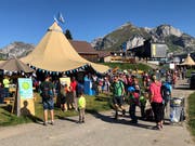 Beim Zelt nahe des Berggasthaus Oberdorf herrschte gestern Hochbetrieb. (Bild: Christiana Sutter)