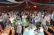 Die Stimmung in der ausverkauften Hörnlihalle kocht. (Bild: Christoph Heer)