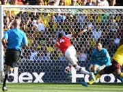Pierre-Emerick Aubameyang (Mitte) erzielt hier Arsenals Führungstor im Heimspiel gegen Watford (Bild: KEYSTONE/EPA/ANDY RAIN)