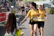 Laufzettel in die Box werfen und sofort geht's weiter. (Bild: Andreas Taverner)