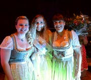 Die neue Miss Oktoberfest Veronica Martins (Bildmitte) umgeben von Céline Lutz (2. Rang) und Madelaine Zuber. (Bild: Christoph Heer)