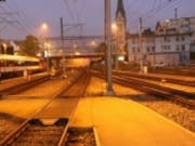 In der Nacht auf Sonntag ist im Bahnhof St. Gallen eine Frau von einem Zug erfasst worden. Sie erlitt schwere Beinverletzungen. (Bild: Kantonspolizei St. Gallen)