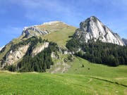 Der Wildhauser Schafberg von Gamplüt aus. Das Wochenende wartete in der Höhe mit zwei wunderschönen Herbsttagen auf. (Bild: Reto Voneschen - 14. September 2019)