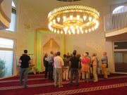 Die interreligiöse Bettagsfeier stiess auf grosses Interesse. Viele blieben bis nach der Veranstaltung und besuchten eine Moschee. (Bild Christine Luley)