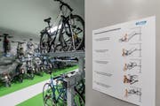Die Velostation im ehemaligen Posttunnel am Bahnhof Luzern. (Bild: Pius Amrein, 11. September 2019)
