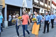 Der Einladung zum Mitmarschieren im Tatzelwurm waren in diesem Jahr Jutta Röösli als Schulratspräsidentin und Stadträtin (links), Parlamentspräsident Marc Flückiger und Stadtpräsidentin Susanne Hartmann gefolgt.