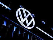 Der Autokonzern Volkswagen konnte in Australien einen Vergleich mit Klägern wegen des Abgas-Skandals erzielen. (Bild: KEYSTONE/EPA/SASCHA STEINBACH)