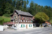 Im ehemaligen Gasthaus soll ein Beherbergungsbetrieb mit elf Zimmern entstehen. (Bild: Maria Schmid, Neuägeri, 12. September 2019)