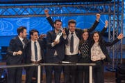 Sieger in der Kategorie Managementkonzeption ist das Team Fehr Braunwalder AG mit Christoph Wyss, Valentin Paurevic, Carlo Calzavara, Saskia Bhend, Dennis Huber und Letizia Cicia. Bild: Lisa Jenny