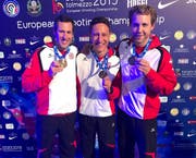 Bronze im Teamwettbewerb in Italien geholt: Sportschütze Christoph Dürr (Mitte) aus Gams. (Bild: PD)