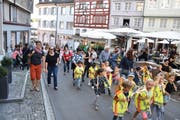 Das «Steckliträge» zog die Massen wieder in die Wiler Altstadt. Bilder: pd
