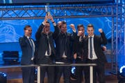 WTT Young Leader Award 2019: Sieger in der Kategorie Marktforschung ist das Team St. Galler Kantonalbank mit Pascal Koller, Matthias Bleiker, Adel Fazlic, Yves Grundlehner und Benjamin Hasler. Bild: Lisa Jenny