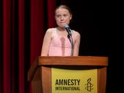 Die schwedische Aktivistin Greta Thunberg ist am Montag in Washington mit einem Preis von Amnesty International ausgezeichnet worden. (Bild: KEYSTONE/EPA/ERIK S. LESSER)