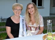 Der Apfel fällt nicht weit vom Stamm. Lina Martins ist aktuell wohl die stolzeste Mutter in Dussnang. Ihre Tochter Veronica ist die neue Miss Oktoberfest Tannzapfenland. (Bild: Christoph Heer)
