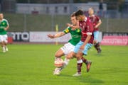 Nicolas Eberle – hier gegen Bellinzona – spielte einen starken Herbst 2018 beim SC Brühl, bevor er im Januar zum FC Rapperswil-Jona wechselte. Jetzt ist er zurück im Paul-Grüninger-Stadion. (Bild: SCB/Kurt Frischknecht)