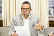 Stadtpräsident Thomas Weingart betont, dass der Stadtrat keiner der beiden Kirchgemeinden auferlegt, den Glockenschlag nachts gänzlich zu unterlassen. (Bild: Donato Caspari)
