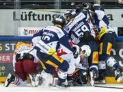 In Zug war etwas los - auch eine Schlägerei war zu bewundern (Bild: KEYSTONE/ALEXANDRA WEY)