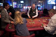 Dan Ebert am Roulette Tisch unter dem kritischen Blick der Juroren. (Bilder: Corinne Glanzmann, Luzern, 17. September 2019)