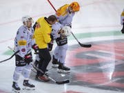 Julien Sprunger muss nach der in seinem 800. NL-Spiel erlittenen Knieverletzung rund zwei Monate pausieren (Bild: KEYSTONE/MARCEL BIERI)