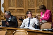 Er wird vom Schweizerischen Gewerbeverband nicht empfohlen, sie schon: SVP-Präsident Albert Rösti und SVP-Nationalrätin Magdalena Martullo-Blocher. (Bild: Peter Klaunzer)