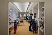 Der Hörspiel-Workshop wird in der der Stadtbibliothek St.Katharinen veranstaltet. (Bild: Benjamin Manser)