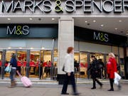 Weniger Preisdruck bei Kleidung und billigere Computerspiele: Die Teuerung in Grossbritannien ging im August stärker als erwartet zurück. (Bild: KEYSTONE/AP/Kirsty Wigglesworth)