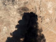 Eine Satellitenaufnahme zeigt den schwarzen Rauch, der über dem Abkaik Öl-Feld von Saudi Aramco aufsteigt. (Bild: KEYSTONE/AP Planet Labs Inc)