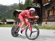 Stefan Küng unterwegs im Dress des Schweizer Zeitfahr-Meisters (Bild: KEYSTONE/GIAN EHRENZELLER)