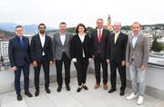 V.l.n.r.: Patrick Vogel (Gemeindeschreiber), Brahim Aakti (Gemeinderat), Josef Schmidli (Gemeinderat), Ramona Gut-Rogger (Gemeindepräsidentin), Patrick Schnellmann (Gemeinderat), Thomas Lehmann (Gemeindrat) und Michael Kost (Stv. Gemeindeschreiber) Bild: PD