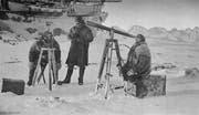 Fridtjof Nansen beobachtet eine Sonnenfinsternis am 6. April 1894. Da hofft er noch, den Nordpol zu erreichen. Bild: Getty