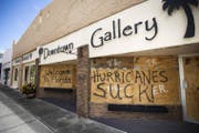«Hurricanes suck!» Verbarrikadierte Geschäfte in Titusville, Florida am 1. September. (Bild: Keystone)